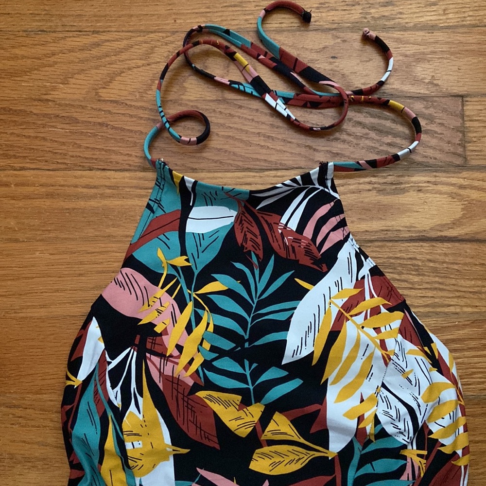 Floral Tankini bathing suit top - Picture 2 of 6